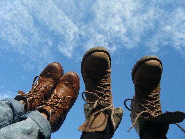 boots-clouds-feet-shoes-sky-Favim.com-254456